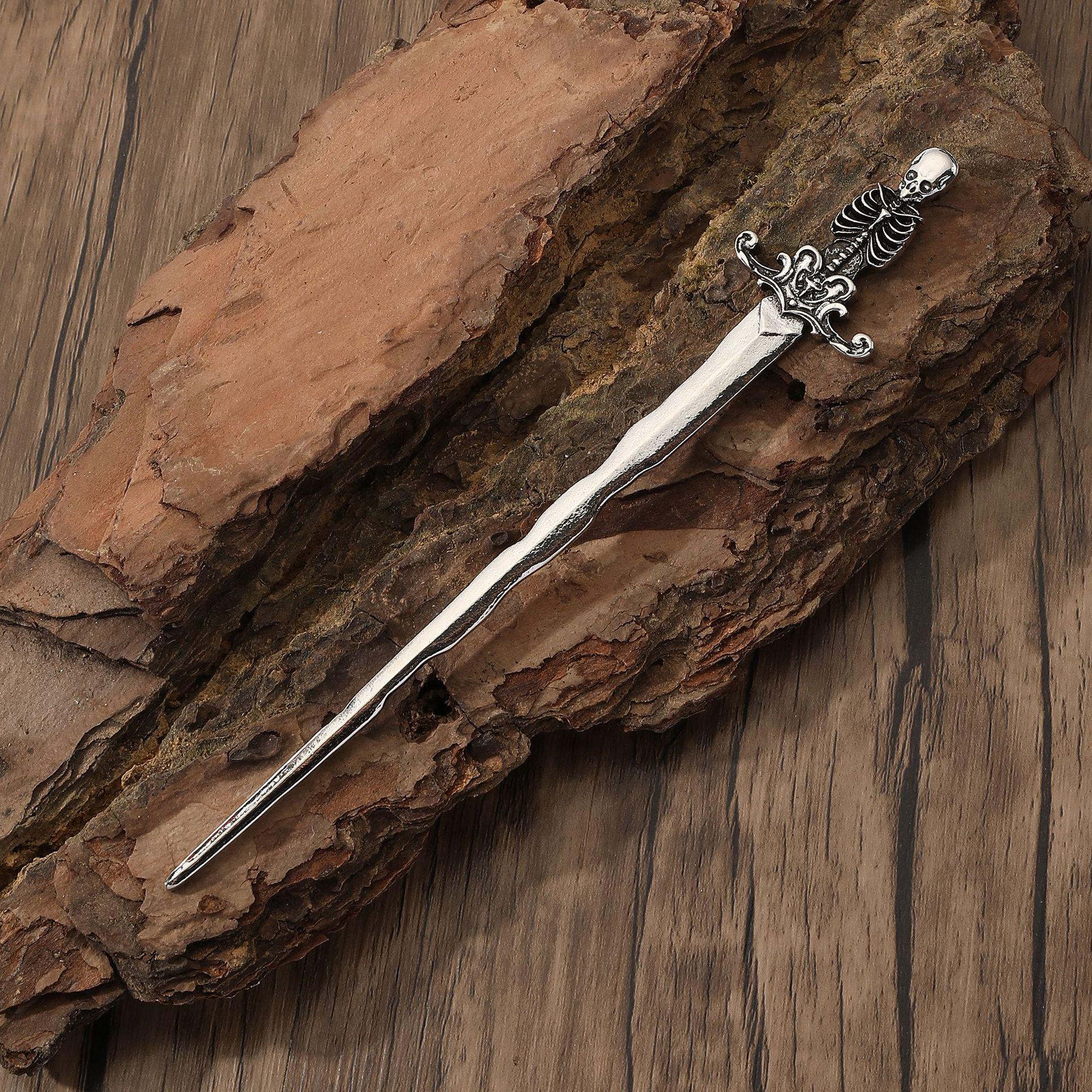 

Винтажная готическая заколка для волос в виде меча с черепом - аксессуар для вечеринки в норвежском стиле серебряный