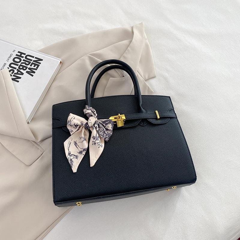 

Сумка через плечо, сумка-шоппер, женская сумка, принт осень 2024, универсальный размер, молния чёрный