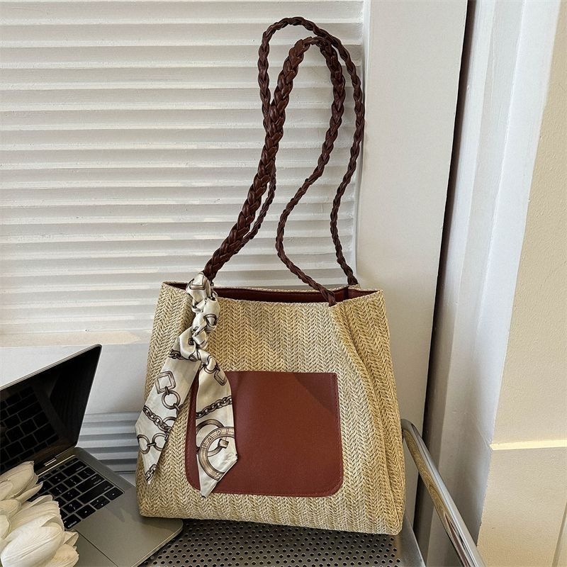 New Trendy Woven Shoulder Women's Bag Winter Fashion Straw Leisure Tote Bag Handbag