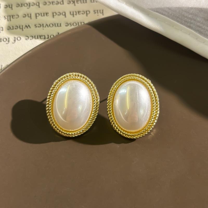 Boucles d'oreilles de luxe rétro français café ambré - Puces élégantes pour femmes avec design de niche