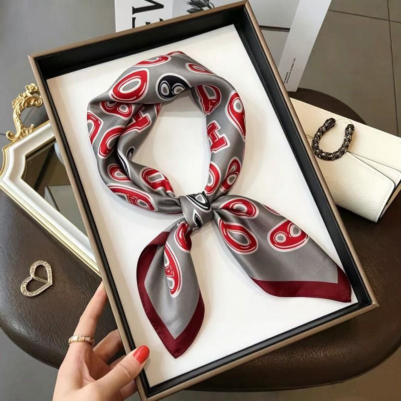 100% Mulberry Silk Scarf 70x70cm Square Neck Wrap Outdoor Air Conditioner Shawl Fashion Headscarf