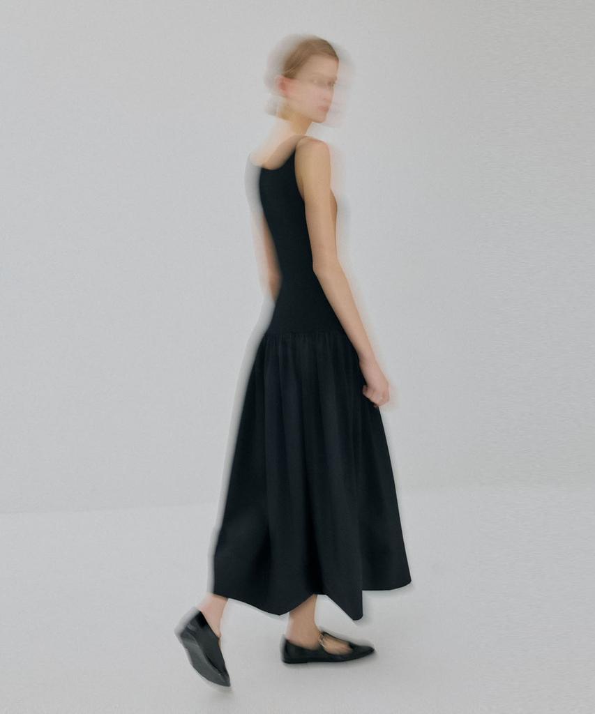 Ssikeoseun Knit Texture Block Sleeveless Dress - Black