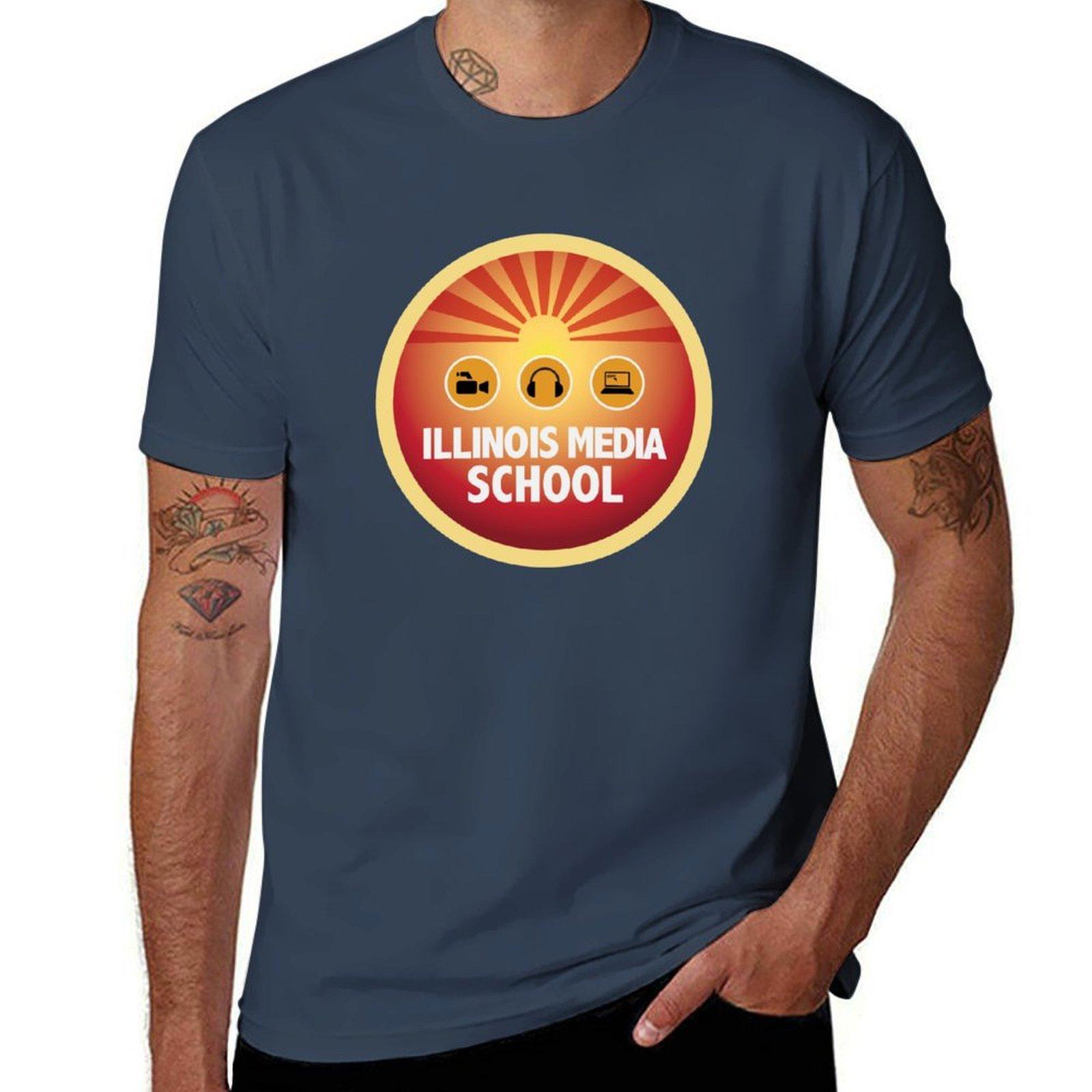 

Illinois Media School College TShirt Holiday Casual Short Sleeve Top S