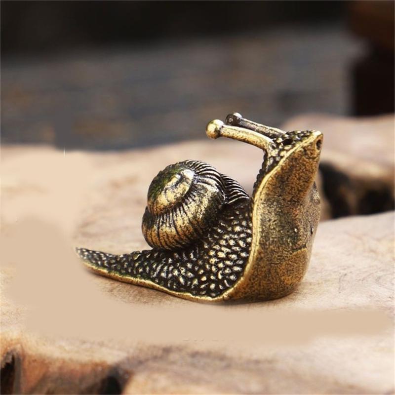 Distressed Finish Miniature Snail Figurine Handmade Alloy Art Decors For Teas Pet Desk Accessories Home Decoration Gift