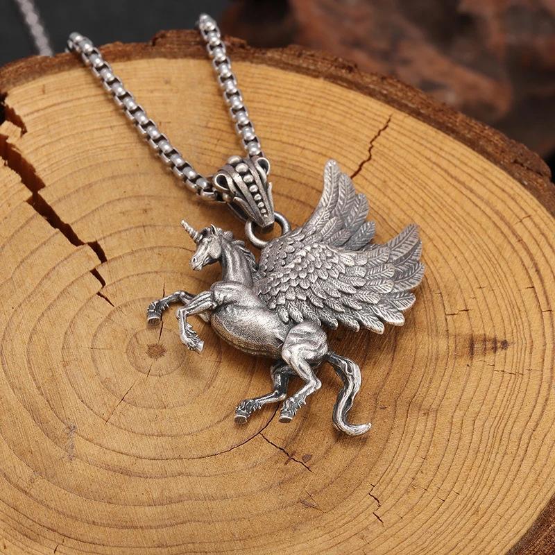 Greek Mythical Pegasus Unicorn Pendant Necklace, Titanium Steel Double winged Pegasus Chain, Suitable for Men and Women's Daily Party Gifts
