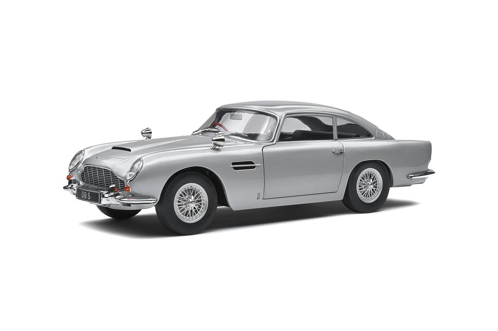 Solido Aston Martin DB5 scale diecast model 1964 James Bond car from the 007 1/18 car, (Silver Birch), movie