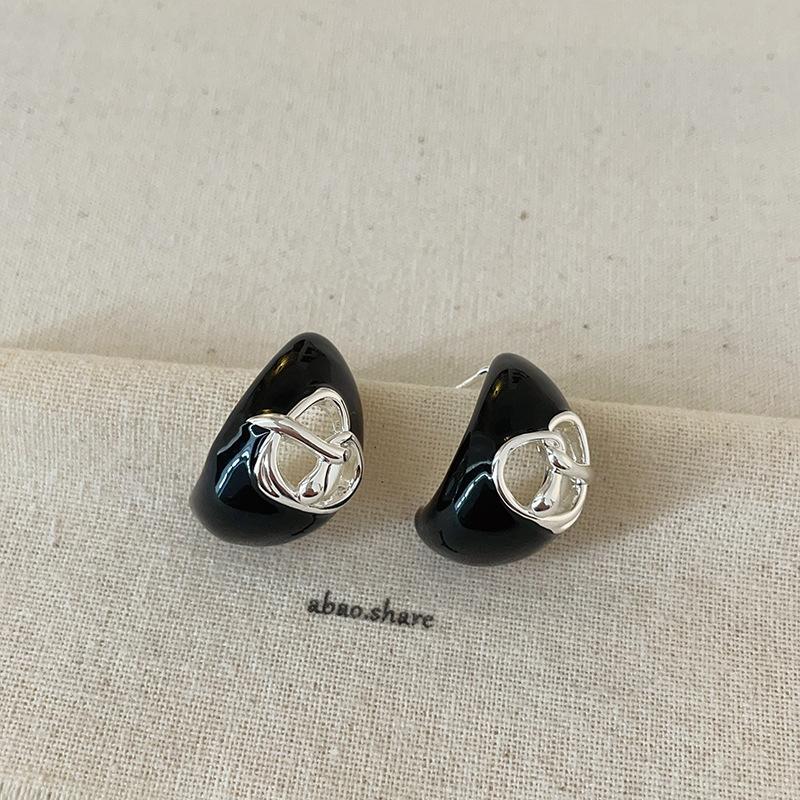 

Нишевый Дизайн Чувство Щелочная Вода Узел Капающее Масло Металлические Серьги-Пуссеты Женские Легкая Роскошь Текстура Элегантные Повседневные Универсальные Серьги