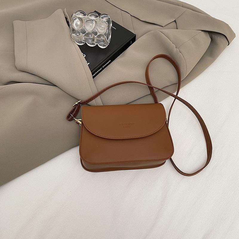 

Сумка женская 2025 новая на плечо мессенджер женская сумка интернет-знаменитость корейская версия кошелек простота маленький квадратный мешок иностранный стиль женская сумка коричневый