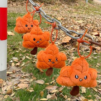 Niedlicher Cartoon Plüsch Ahornblatt Schlüsselanhänger Kreative Simulationsblätter Füllstoff Puppe Rucksack Anhänger Dekorative Accessoires Geschenk