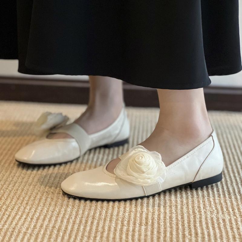 Fashion Retro Pleated Flower Decorate Ballet Flats Women Elegant Round Toe Elastic Band Design Mary Jane Shoes Comfort Soft Sole Loafers