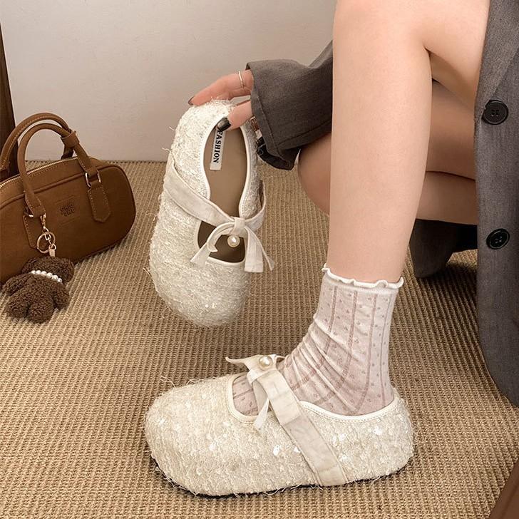 Fashion temperament white retro sequin light mouth single shoes women's 2025 new spring and autumn skirt French Mary Jane shoes