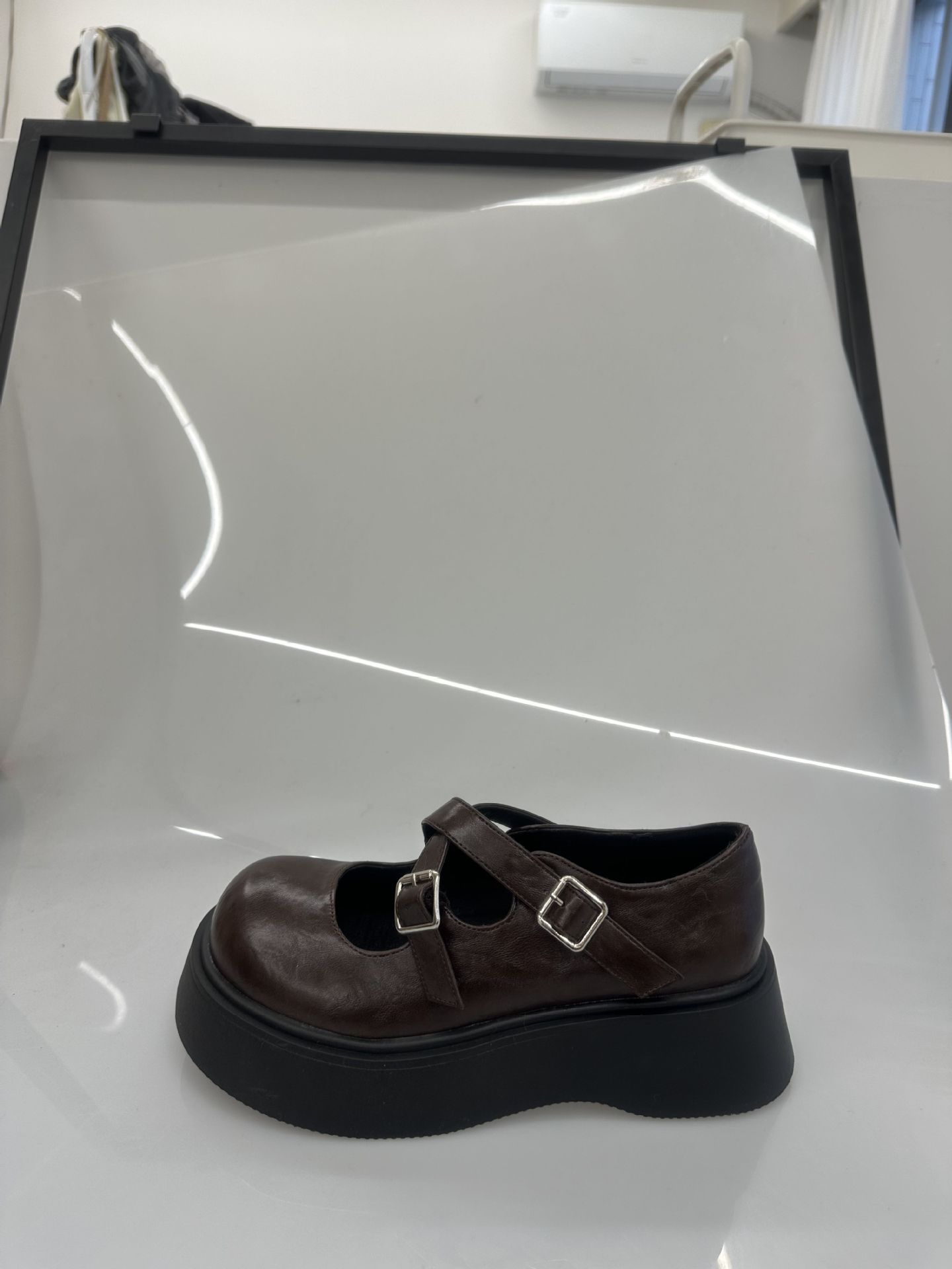 

Туфли-лоферы JK с круглым носком, новинка зимы 2025, универсальные, на толстой подошве-маффин, увеличивающие рост, женские маленькие кожаные туфли в британском стиле, тренд 40