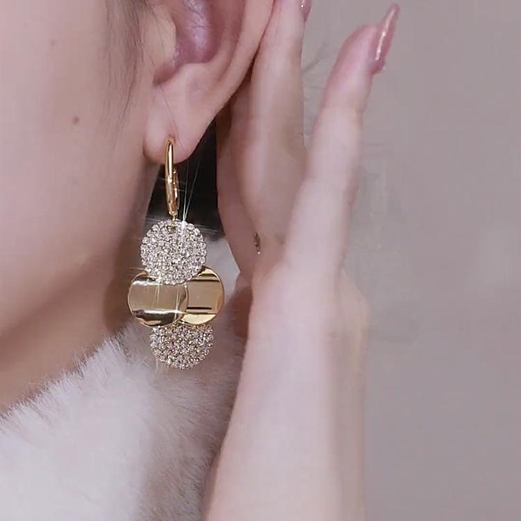 Stylish Rhinestone Teardrop Earrings: 2023 Luxury Ear Cuffs for Women