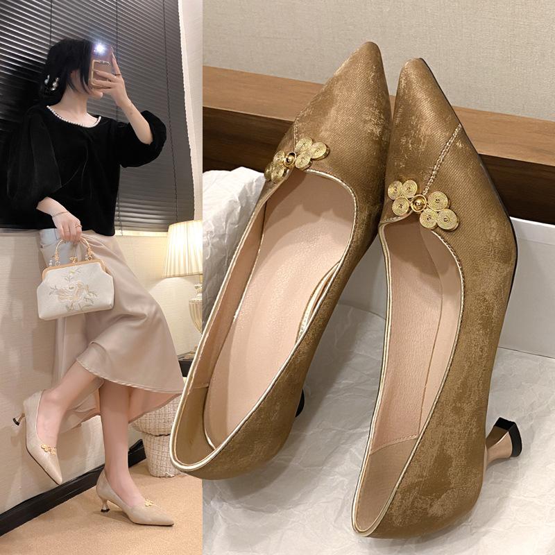 

Элегантные женские туфли-лодочки на тонком каблуке, в новом китайском национальном стиле, обувь для ношения с юбкой, новые модели весна-осень, с мелким вырезом 40 коричневый