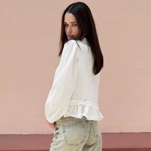 1116 spring and summer new European and American pure cotton shirt women's design sense round neck wooden ear edge bubble sleeve pleated top