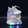 Sportschuhe 2024 neue koreanische atmungsaktive Freizeitschuhe Kinder LED-Lichtschuhe
