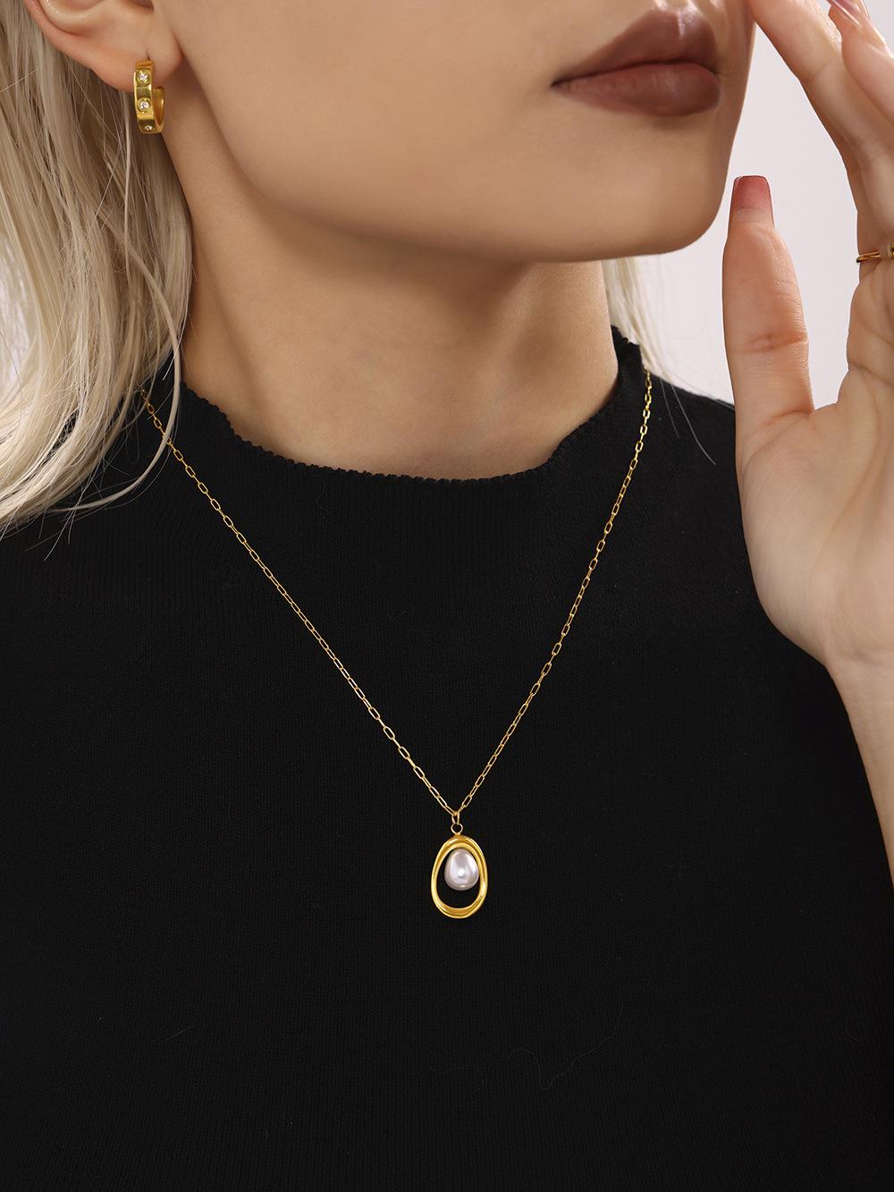 Qiong Yao 18K Gold Pearl Necklace - Elegant and Fashionable Stainless Steel Jewelry