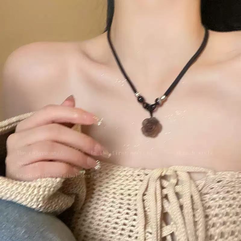 New imitation pearl love necklace cold wind sweet simple OT buckle collarbone chain female niche