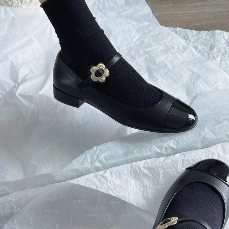 Fårskinnsversion~ Blommigt spänne läderskor platta enkelsskor damens grunda mun Mary Jane-skor damskor små läderskor
