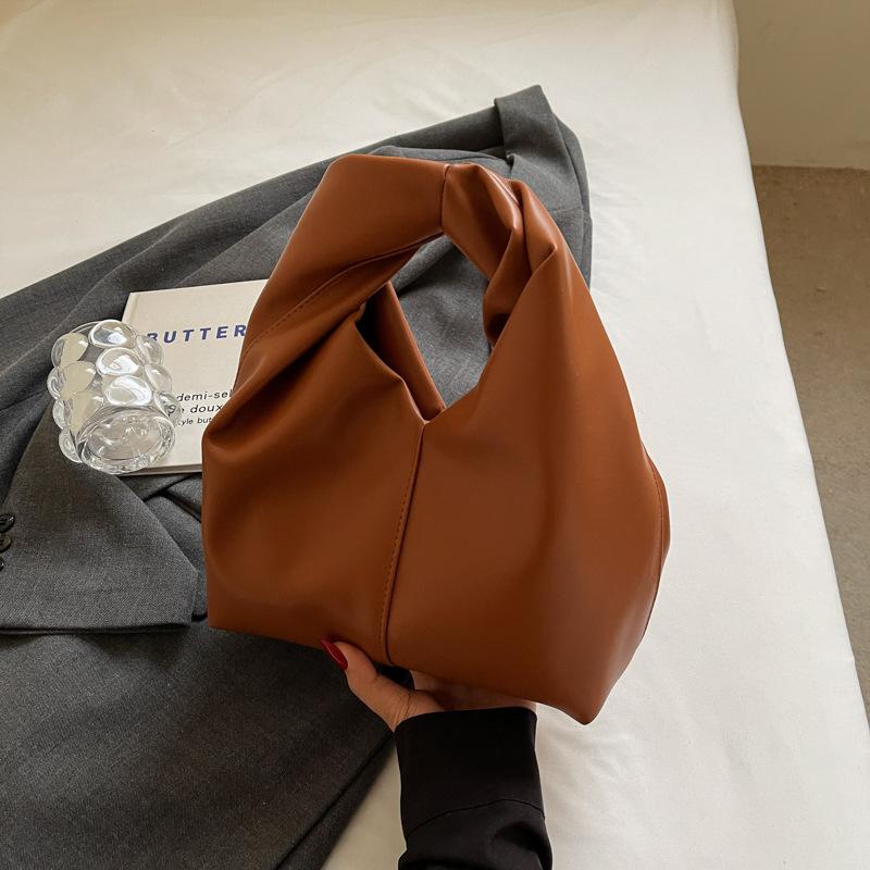 Lazy Wind Casual Cloud Bag Commuter Wind Women's Bag 2025 Spring and Summer New Trend Personalized Simple Handbag Women