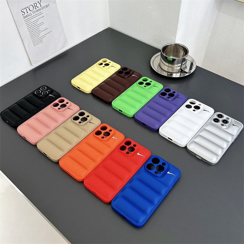 Stylový zavěšovací obal pro Apple 14Pro Max, iPhone 15, 13/12/11 tekutý obal s ochranou proti pádu.