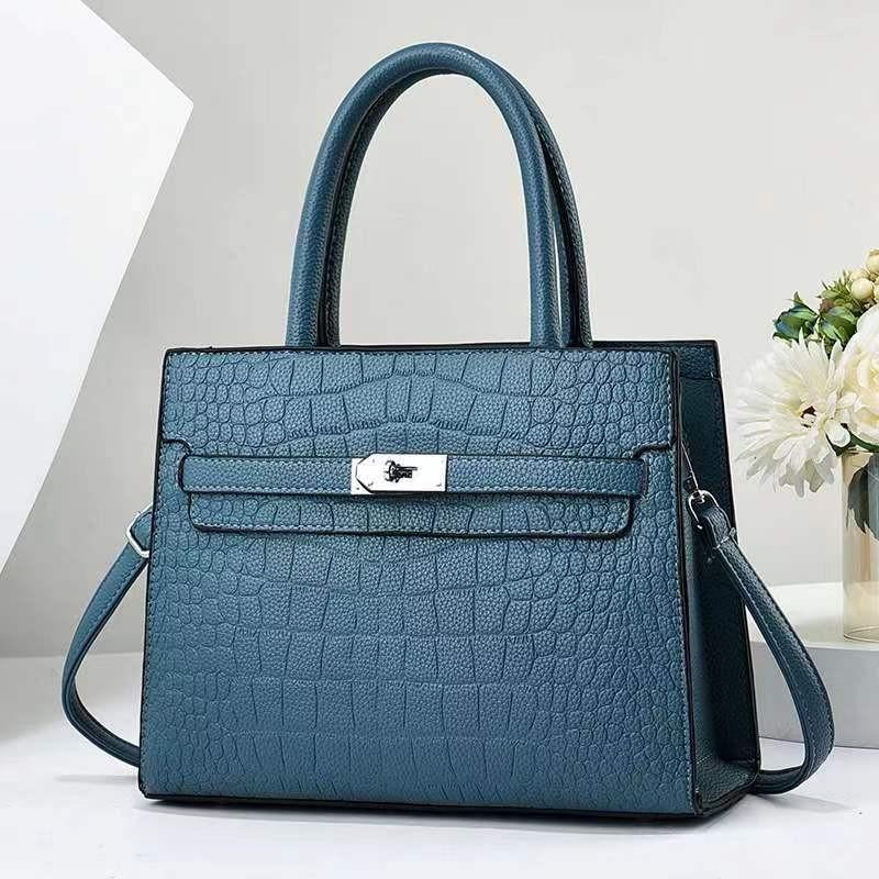 Chic And Spacious Womens Designer Tote Bag Everyday Use With Chain And Lock Features