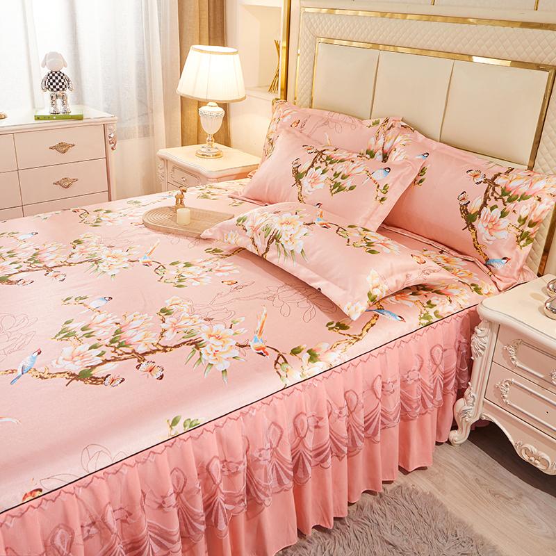 Pink Flowers Lace Bed Skirt Set Summer Ice Silk Smooth Comfortable Bedspread with Pillowcases Luxury Queen King Size Bedding Set