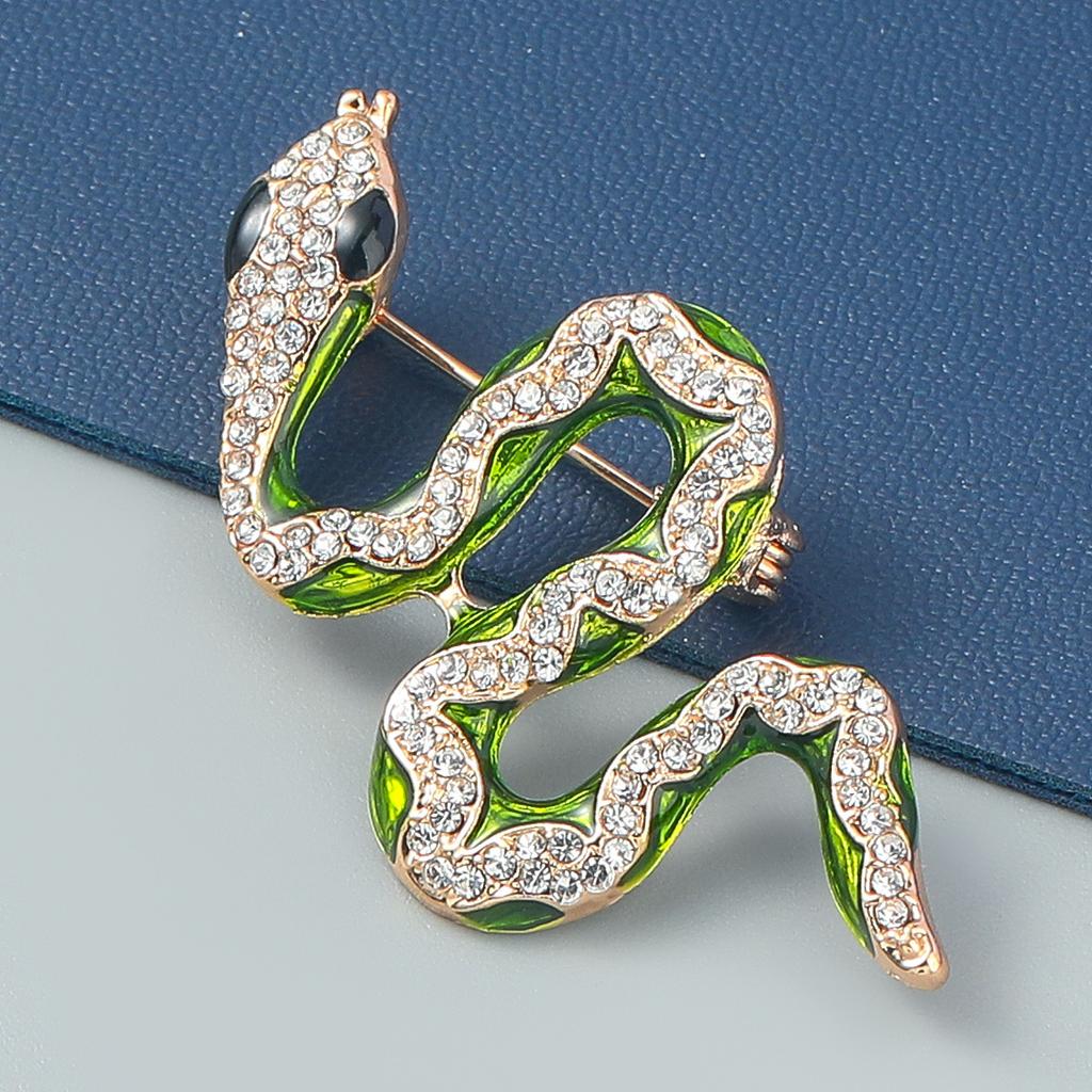 Popular Vintage Diamond Blue Snake Brooch Fashion Versatile Animal Pin Clothing Brooch Accessories