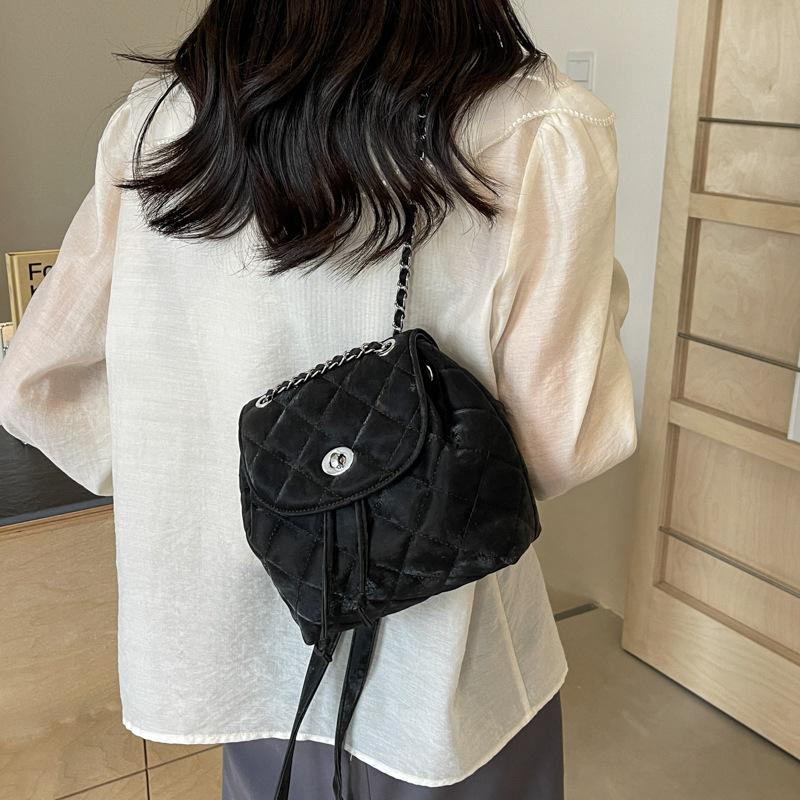Casual rhombus chain portable small backpack spring and summer new fashion single shoulder oblique span backpack tide