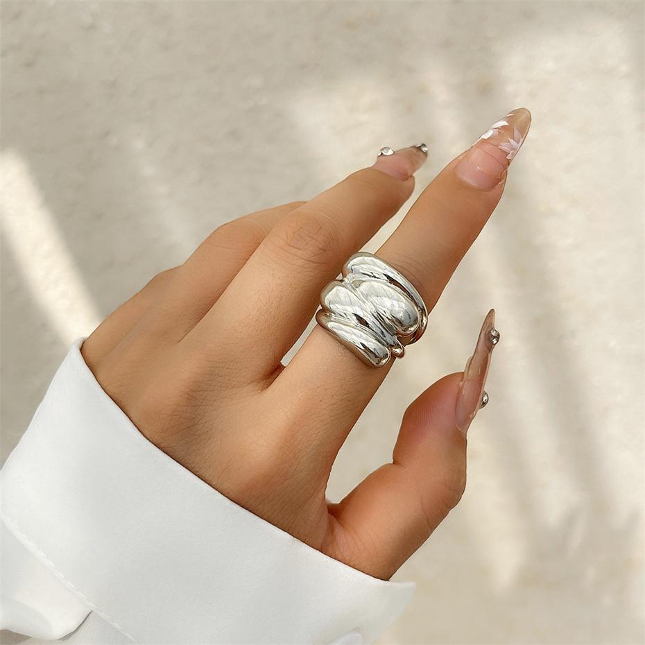 Vintage Gothic Geometric Metal Rings for Women 2026 Trend Boho Flower Irregular Circular Couple Ring Wed Jewelry Accessories New