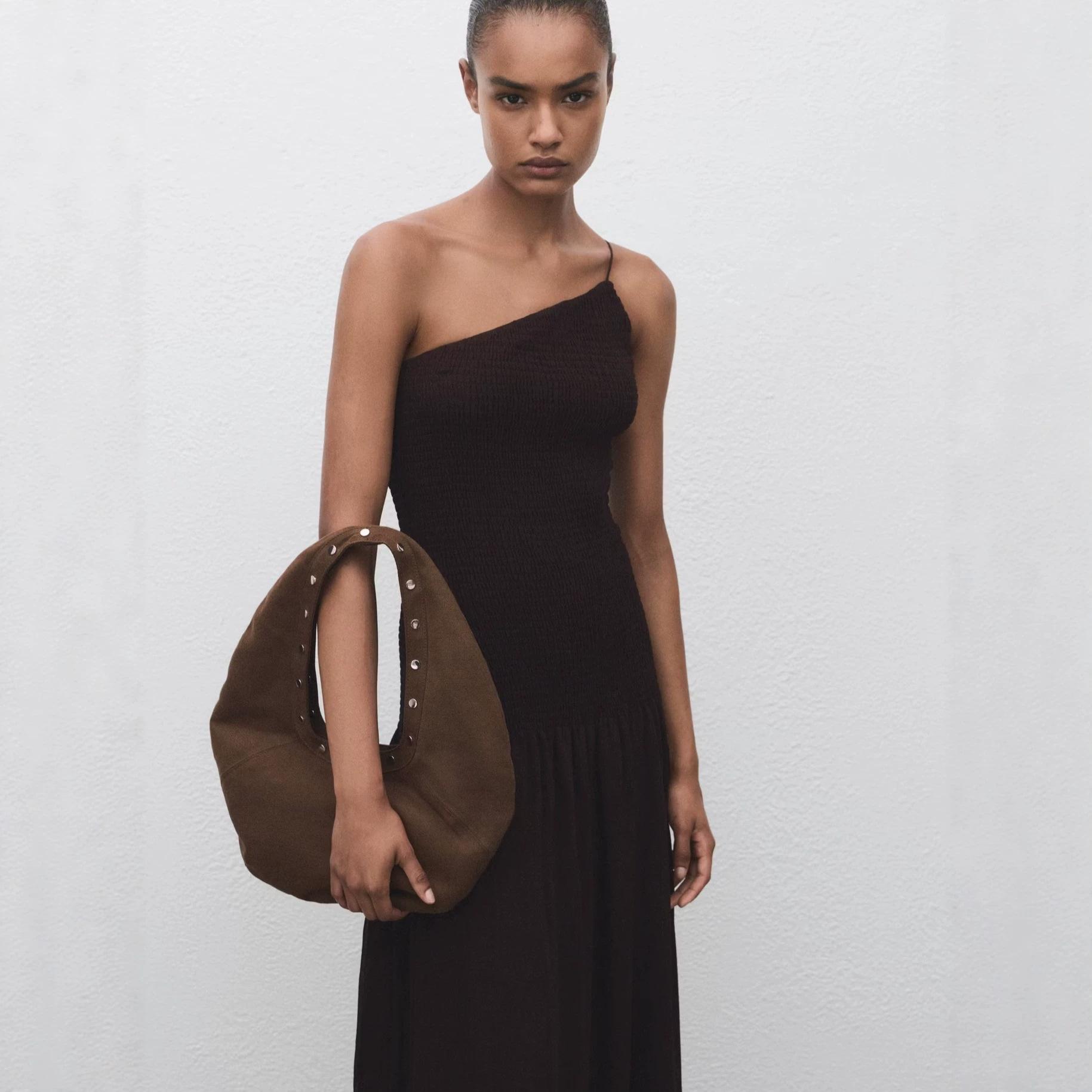 Slant shoulder exquisite dress, summer new high-end pleated waist thin holiday style temperament off-the-shoulder dress XS