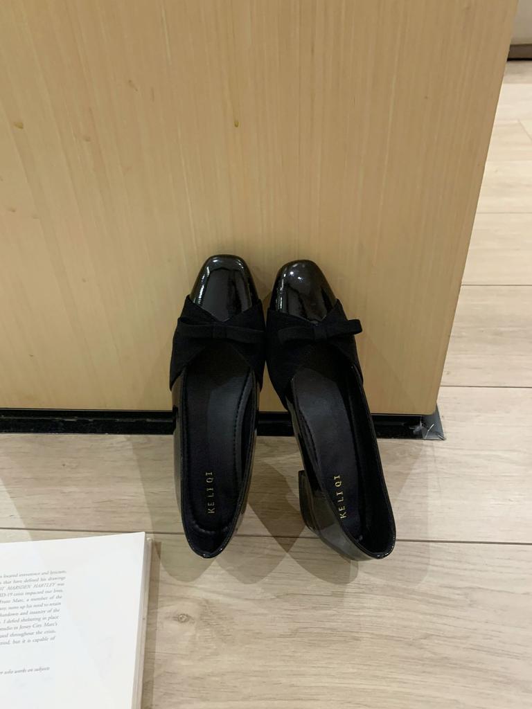 French Thick Heel Fairy Patent Leather Bow Single Shoes Light Mouth Square Head Commuting Splicing Low Heel Shoes Gentle Red Nude