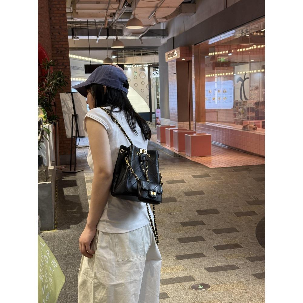 Sheepskin Backpack 2025 New Diamond Chain Bag Casual Versatile Leather Large Capacity Bucket Bag Women