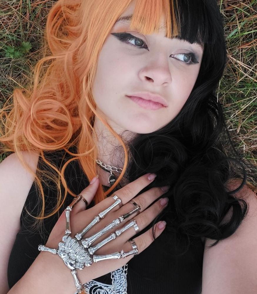 Popular Halloween Bracelet Punk Exaggerated Ghost Hands Skull Bracelet Metal Texture Finger Bracelet Women'S Bracelet