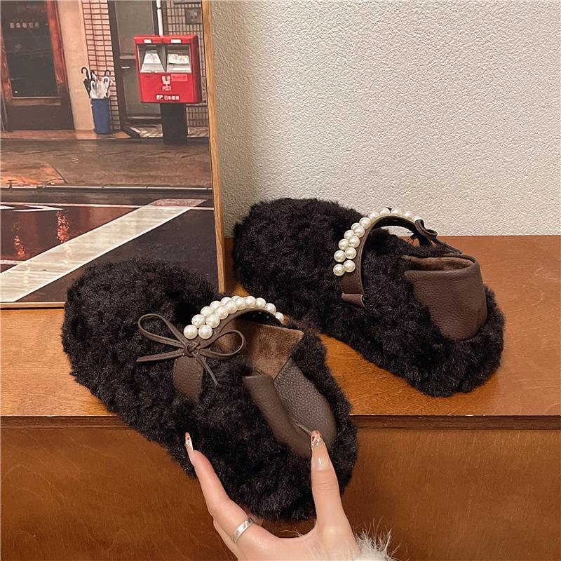 Lamb Wool Shoes Women's Outer Wear Heightening Fashion Thick Sole 2025 Autumn and Winter New Pearl One-pedal Thermal Cotton Shoes