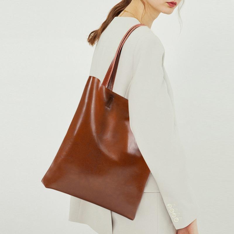 Underarm Bag Women's Leather Shoulder Bag Cowhide Minimalist Style Large Capacity Women's Commuter High-end Tote Bag