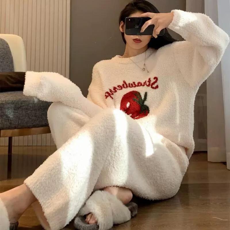 Women s Strawberry Fleece Pajama Set One Size