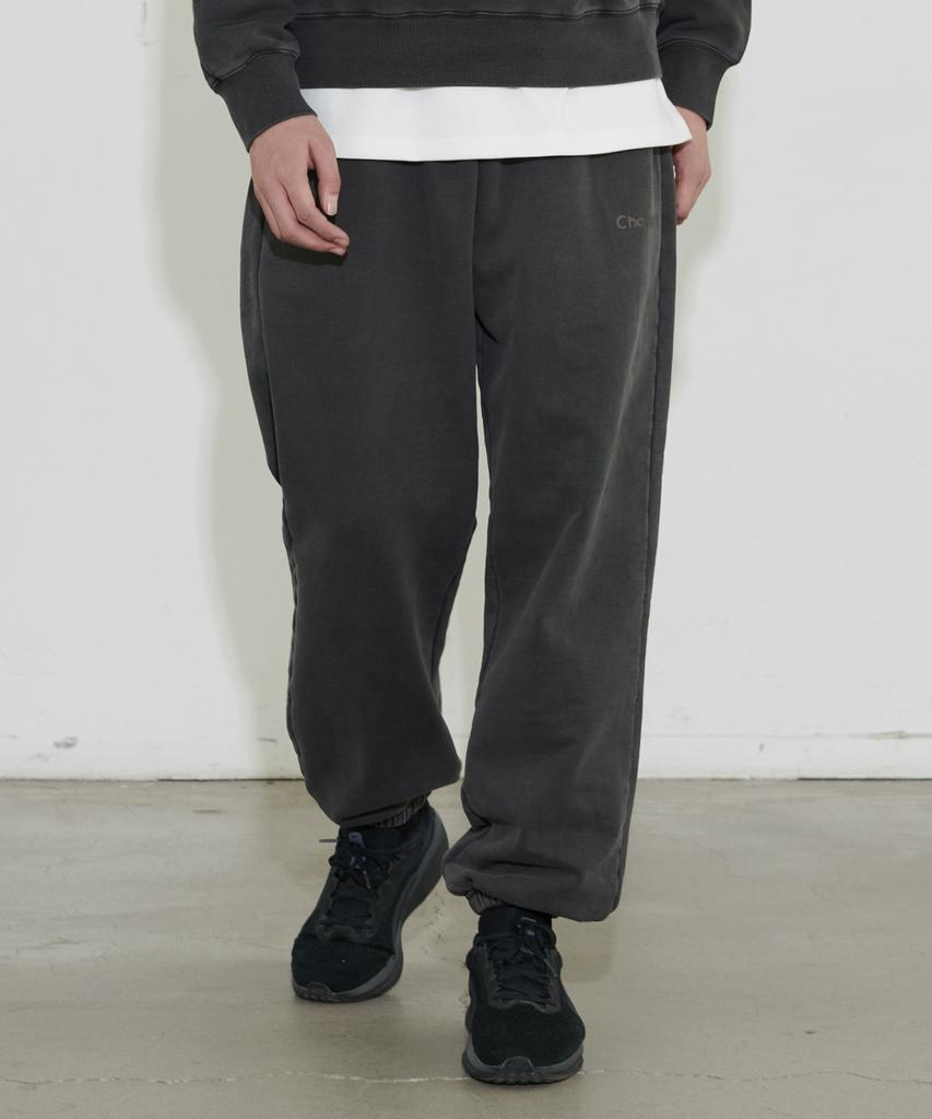 Chaebteoegseu Pigment Free Motion Jogger Pants (Charcoal)