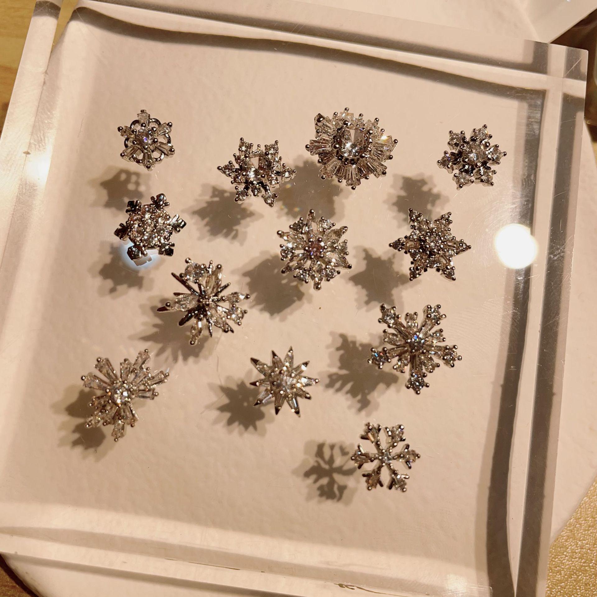 

New LZ3 Zircon Snowflake Christmas Metal Nail Art Accessories Jewelry