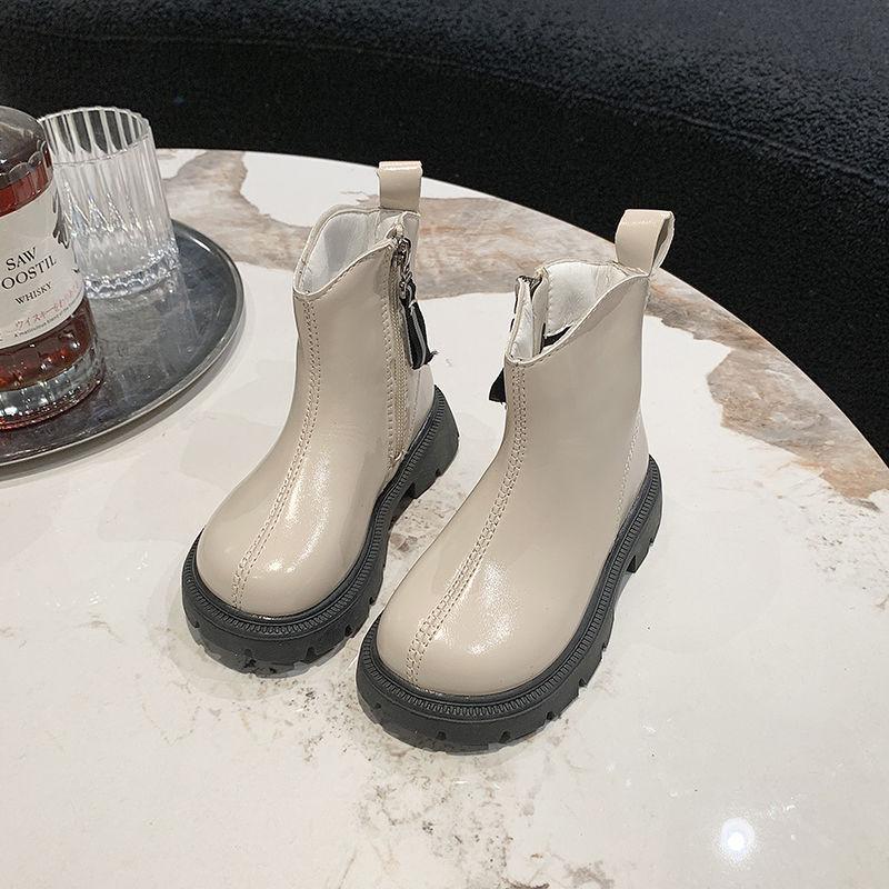 

Девочки ботинки Мартин 2025 детские кожаные ботинки весна и осень новые короткие ботинки детская мода весна и осень универсальные с одинарным носком Inner length 14.5cm 23 yards