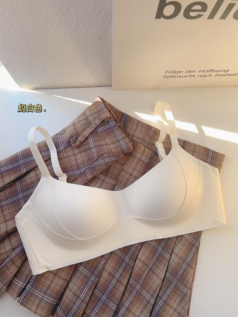 Large breasts show small underwear, women's seamless thin upper support gathers to lift summer soft support, no steel ring to close the breast bra