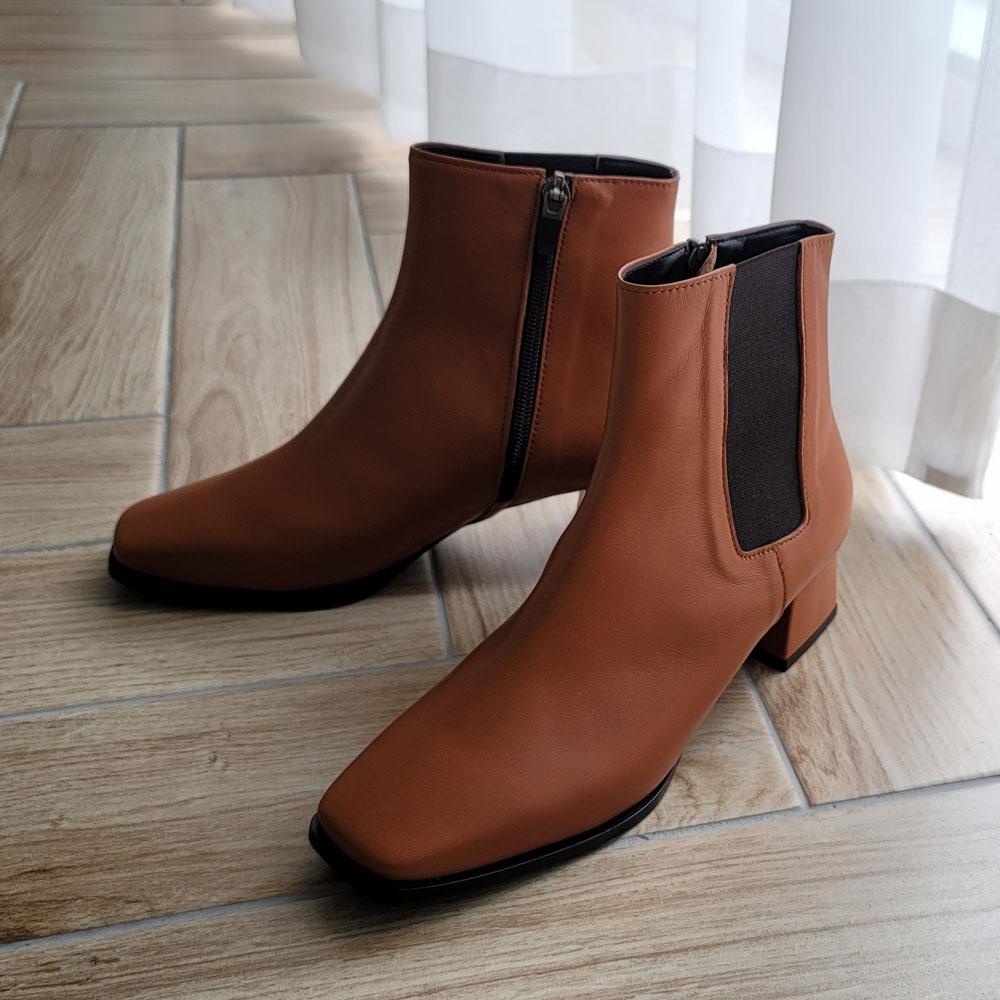 Kerrijade Simple Square Chelsea Boots