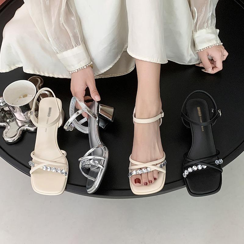 Open-toed rhinestone sandals summer new fashion outer wear thick heel square head button with skirt women's shoes