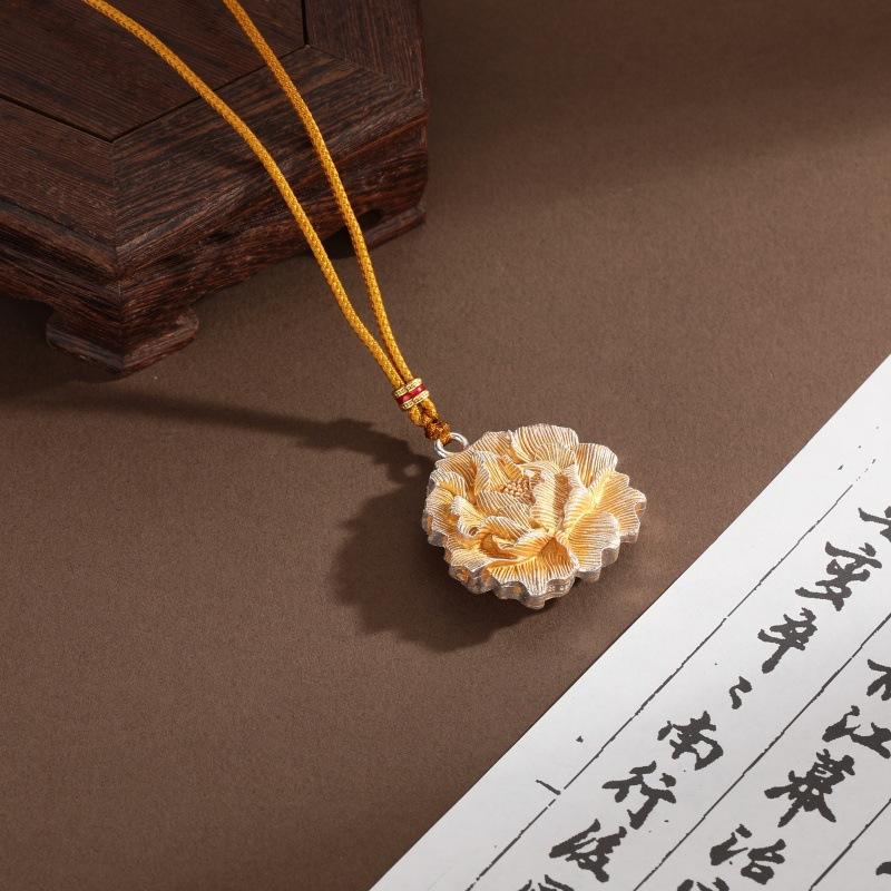 New Style Rich Peony Flower Pendant Necklace for Women with Exquisite Retro and Versatile High-end Sense for Gift Giving