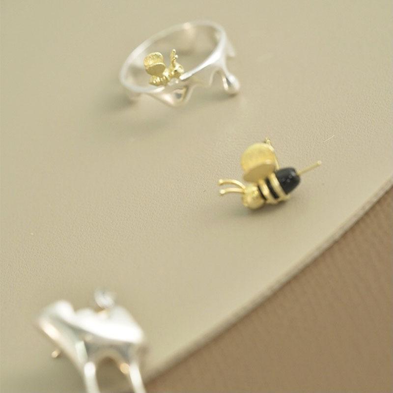 Stylish Adjustable Copper Ring For Women Featuring Unique Bee Design Fashionable Jewelry