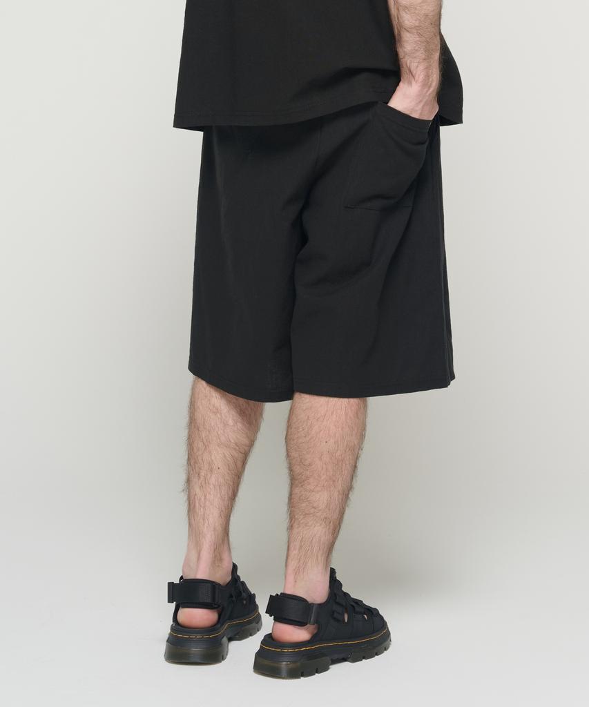 CARGOBROS Linen-Like Pintuck Wide Shorts (Black)