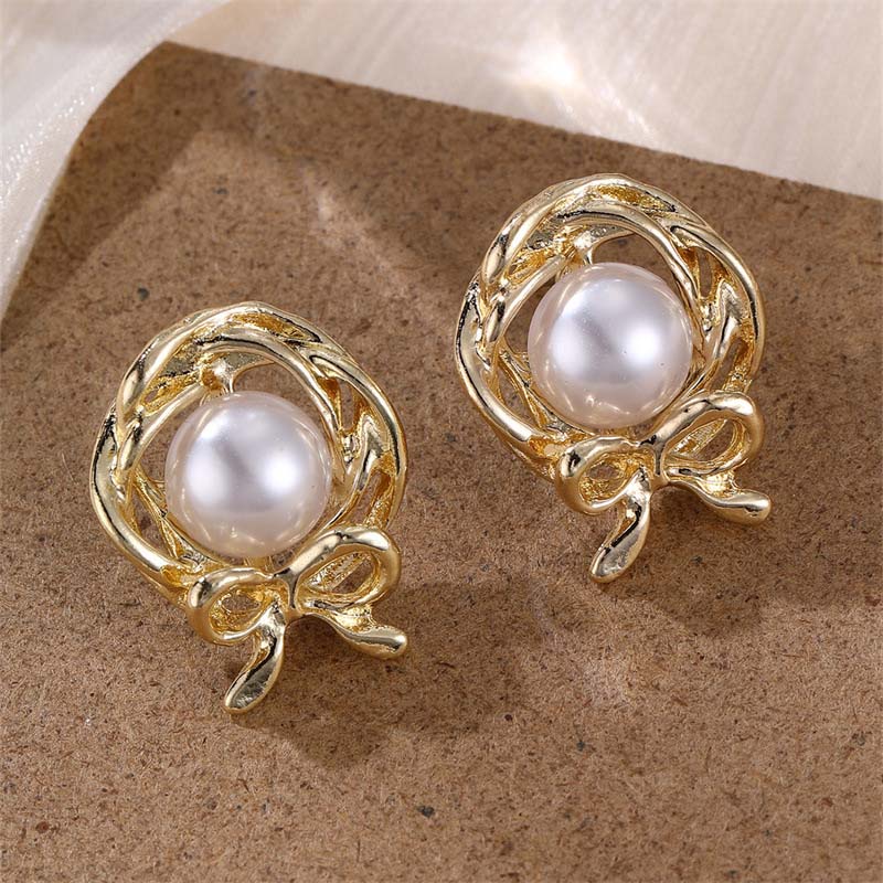 Korean White Imitation Pearl Flower Stud Earrings for Women Elegant Sweet  Floral Temperament Earrings Wedding Jewelry Gift
