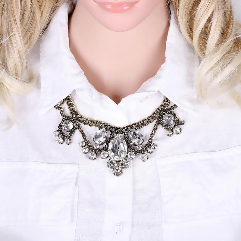 Gorgeous diamond-studded super sparkling crystal glass retro necklace