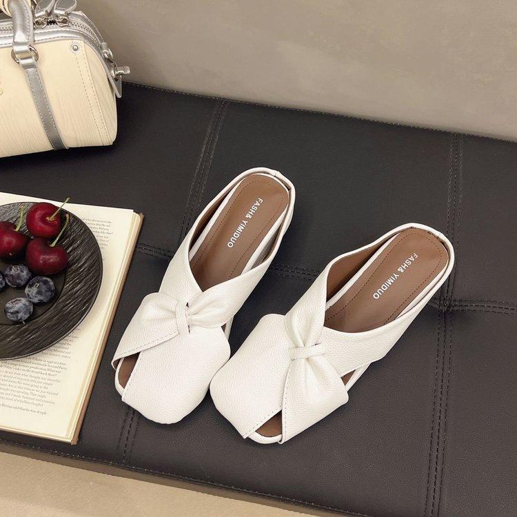 Baotou Halbschuhe modische Damen 2025 Sommer neue Mode flachsohliger Temperament lässig vielseitig Ein-Pedal coole Hausschuhe