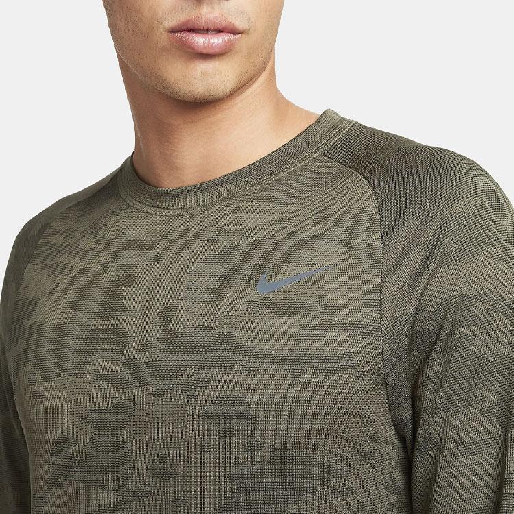 Nike Gemustertes Langarm-T-Shirt mit Rundhalsausschnitt für Herren Oberteile Olivgrün FB8539-222